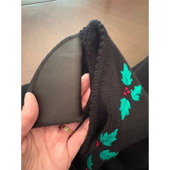 Vintage Tally-Ho Black Holly Embroidered Christmas Cardigan Sweater Women's XL - Picture 13 of 13